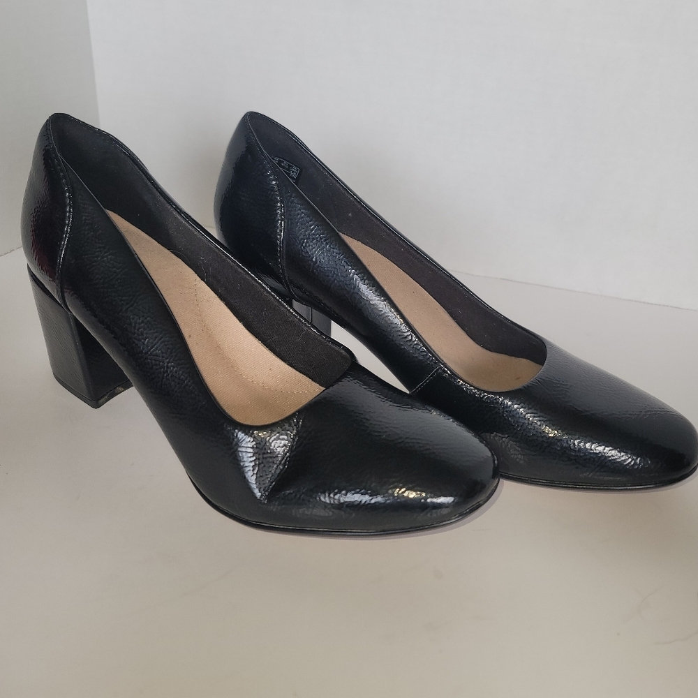 Clarks Women's Chantelle Ava Pumps in Black Patent Women's Size 10M Chunky Heel